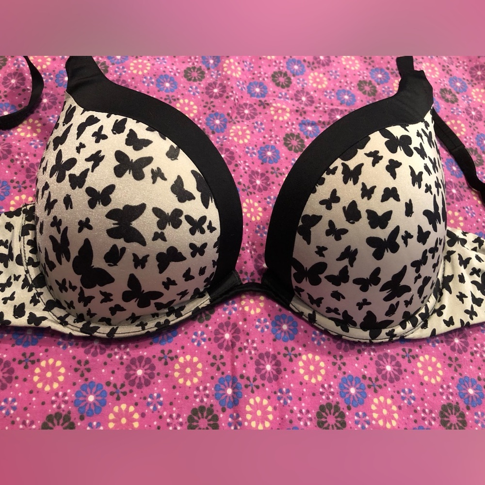 VICTORIA SECRET PUSH UP BRA